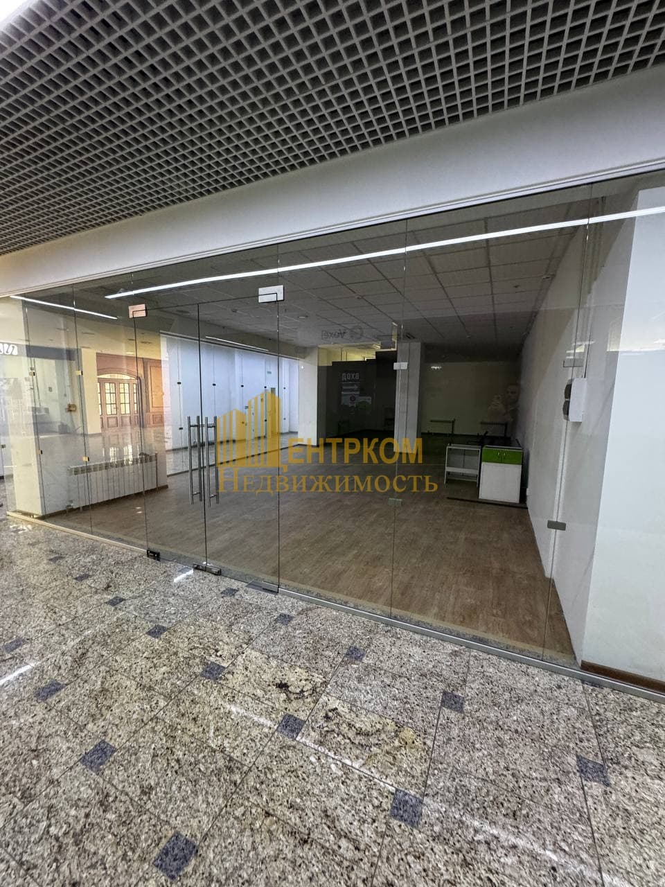 Торговое помещение 90м2 в БЦ Лига Наций — фото 1